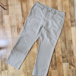 Haggar Straight Fit 40x32 Khaki Pants